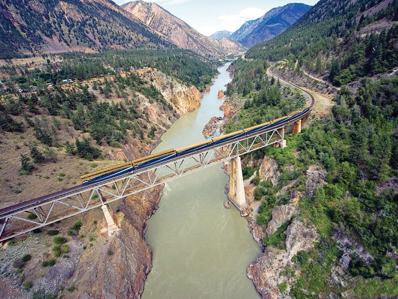 Canadian Rockies Scenic Delights by Road & Rail | Rocky Mountaineer Train