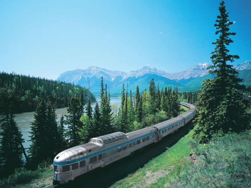 Circle Tour by Train through the Canadian Rockies | Via Rail