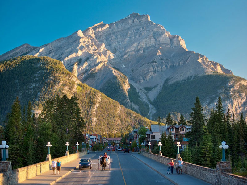 Vancouver & the Canadian Rockies Train Vacation | Banff